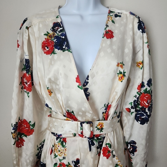 Tory Burch | 100% Silk Printed Wrap Dress with Belt in Ivory Tea Rose - Size 8 - Picture 4 of 16